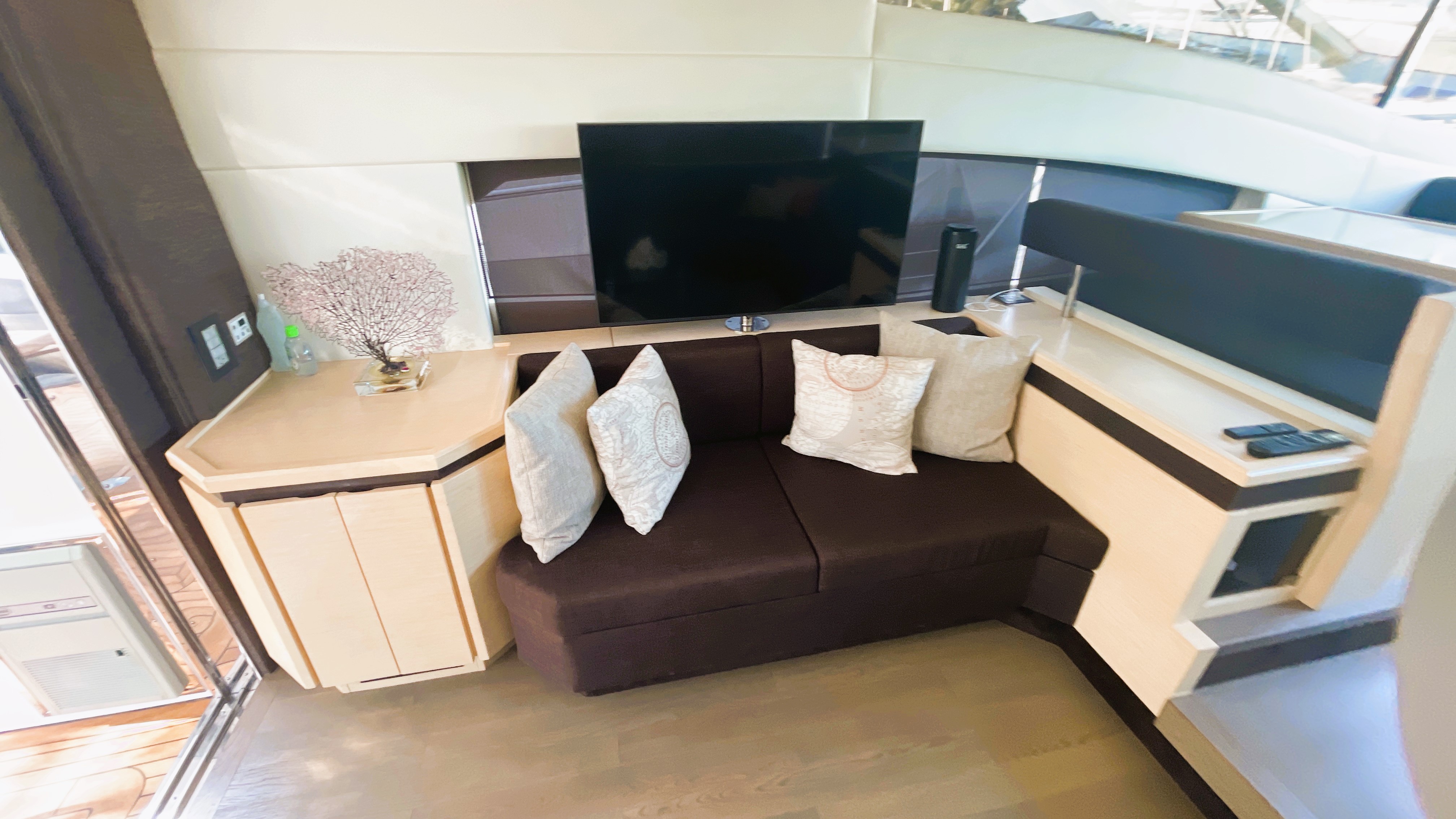 RIVIERA 54
